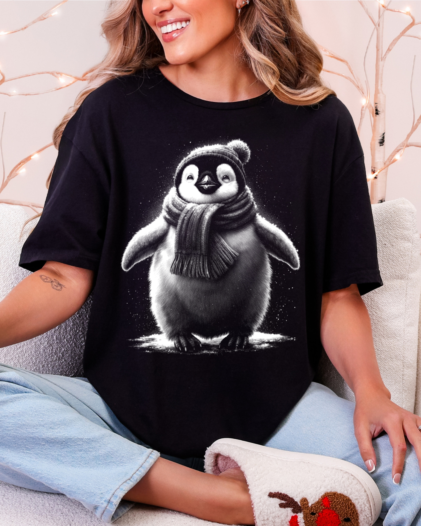 Cozy Winter Penguin Holiday T-Shirt🐧