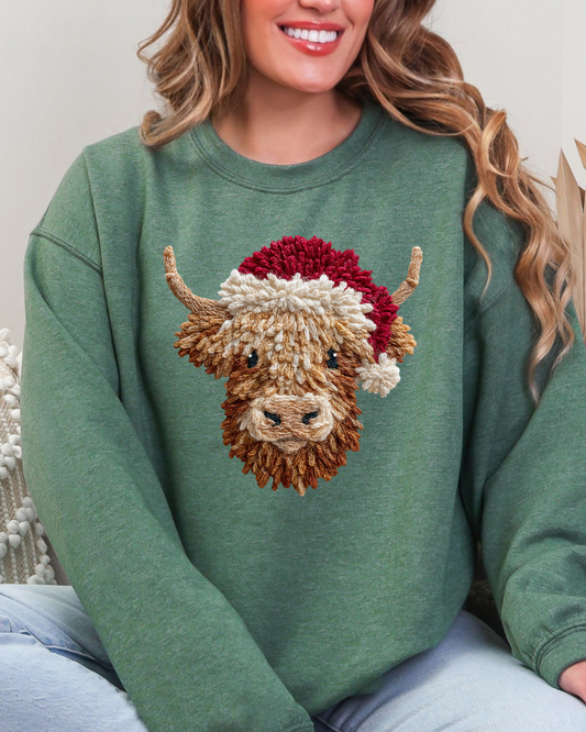 Highland Cow Christmas Sweatshirt – Cozy Green Santa Hat Crewneck